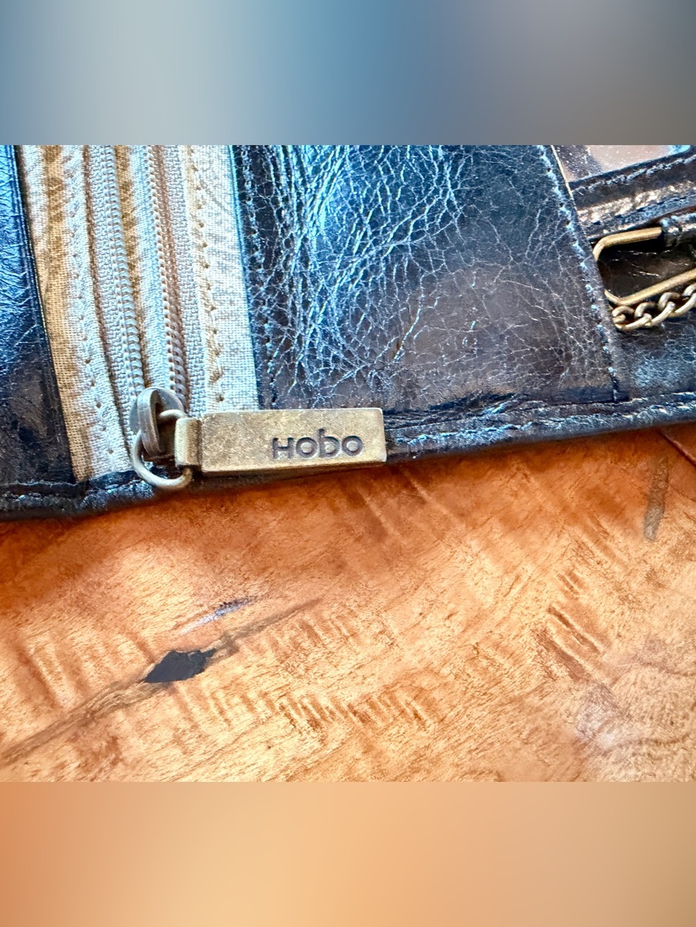 HOBO brand Black Leather Kiss-Lock Clutch Wallet - Picture 7 of 8